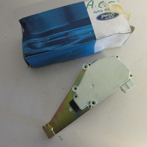 Sistema di Accesso Senza Chiave Ford Mondeo Mk1 (14479 20D-1-C-1) Servomotore Chiusura Centralizzata 93BG220A20EB con Controllo Posizione Finestrini - Product Image 1