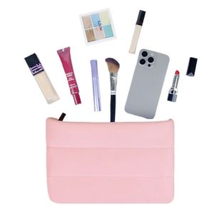 Pochette cosmétique en néoprène personnalisée 2026 avec logo, fermeture éclair, rangement pour brillant à lèvres et téléphone, rembourrage en coton et ruban - Product Image 2
