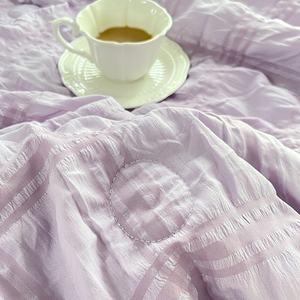 لحاف صيفي خفيف الوزن جيد التهوية مريح ناعم ماص للفراش مطبوع فراش مثالي للاستخدام المنزلي للتبريد - Product Image 3