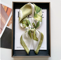 Foulard carré élégant en soie artificielle avec imprimé peinture abstraite, idéal pour le bureau, les déplacements, les mariages, les cadeaux et les accessoires de photographie