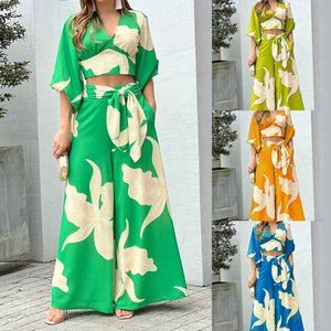Completo primaverile da <span class=keywords><strong>donna</strong></span> a due pezzi con stampa alla moda, top corto con scollo a V e maniche a lanterna, <span class=keywords><strong>pantaloni</strong></span> a vita alta e gamba larga. - Product Image 2