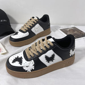 Sandalias tipo mariposa para mujer, diseño retro y transpirable, calzado nicho para hombre, zapatillas deportivas para hombre - Product Image 4