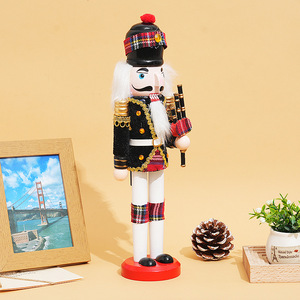 Décoration de Noël artisanale en bois, casse-noisette animé personnalisable de 12 pouces pour cadeaux de Noël - Product Image 6