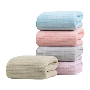 Serviette de bain rayée en polaire corail 140x70cm, serviette de plage à séchage rapide pour hommes, femmes et enfants - Product Image 4