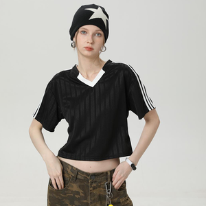 OEM ODM Wholesale Custom New Arrival <b>Y2K</b> Cropped Soccer Jersey Women's Burgundy Striped V Neck Short Sleeve Crop <b>Top</b> Wholesale - Product Image 2
