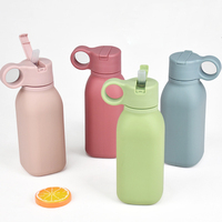 Gourde de sport portable créative en silicone de qualité alimentaire non toxique Eversoul pour enfants avec paille, idéale pour l'extérieur