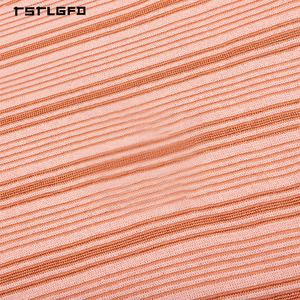 Camiseta de Diseño para Hombre, Cuello Redondo, 100% Algodón Jacquard, con Bordado Floral y Rayas, Transpirable, Ecológica y Orgánica - Product Image 3