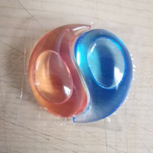 Nhà Máy bán hàng chất lượng cao Tự động nước hòa tan PVA phim chất tẩy rửa lỏng vỏ hạt máy đóng gói giặt vỏ máy - Product Image 6