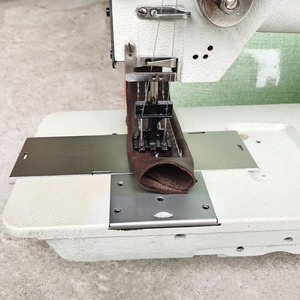 <b>DS</b>-5942 Single-Double Needle Industrial Sewing Machinery Heavy Duty Compound Feed Lockstitch Sewing Machine - Product Image 4
