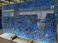 Bon prix Dalles de sodalite en granit bleu Azul Bahia poli Carreaux pour comptoirs de cuisine Plateaux de vanité et escaliers Forme de grande dalle