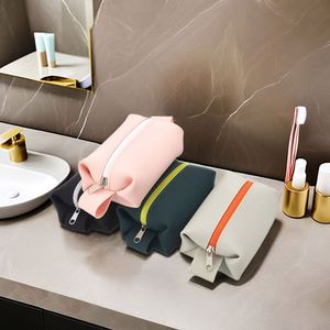 Bolsa de Maquillaje Impermeable de Silicona con Cierre, de Gran Capacidad, para Guardar Brochas y Cosméticos, con Compartimento para Monedas, para el Baño - Product Image 3