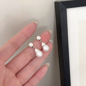 Boucles d'oreilles Yinruitai S925 en argent sterling avec perle en forme de goutte pour un usage quotidien - Product Image 2