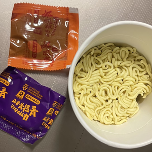Ramen Instantáneo Estilo Coreano con Pollo Picante y Queso Frito, con Harina de Trigo, Sabor Picante y Queso - Product Image 3