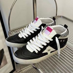 รองเท้าสเก็ตบอร์ดหนังแท้สีดำคุณภาพสูงหรูหราพร้อมเชือกผูก สำหรับฤดูหนาว สไตล์ลำลองและกีฬา เหมาะสำหรับผู้ชายและผู้หญิง - Product Image 2