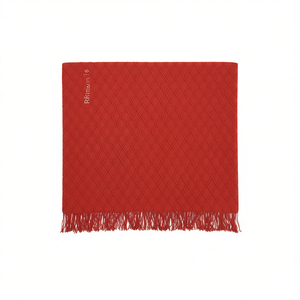 Couverture tricotée à motif de diamants rouges avec pompons, couverture décorative douce et confortable pour lit, canapé, salon - Product Image 1
