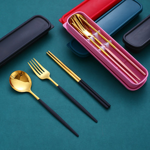 Juego de Cubiertos Portátiles de Acero Inoxidable, Cuchara, Tenedor y Palillos, Juego de Utensilios de Camping de Tres Piezas con Estuche de Plástico - Product Image 1