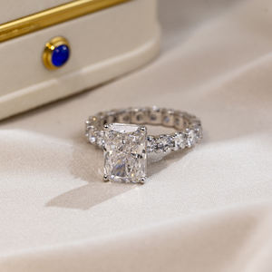 Anillos de Compromiso Messi Jewelry MSR-1767 con Diamantes Cultivados en Laboratorio de Platino Pt950 en Forma Radiante - Product Image 4