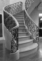 Escalier en fer forgé facile à installer avec un design en fer forgé et des marches antidérapantes