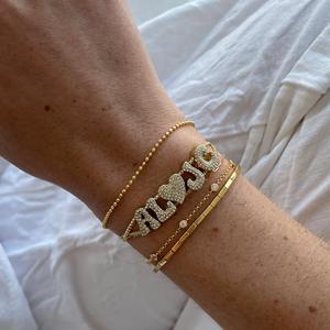 D151 Mode Personnalisé Lettre Nom En Laiton Bracelet Personnalisé 18kGold Plaqué CZ Charmes pour Bracelet Femmes - Product Image 2