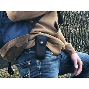 Couteau de poche multi-outils avec pinces, tournevis et étui de transport pour la survie en plein air, le camping et la randonnée - Product Image 2