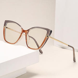 Monturas Ópticas de Lujo con Diseño Ojo de Gato para Mujer, Lentes de PC con Protección UV400 y Anti Luz Azul, Diseño de Alta Gama, Tamaño Mediano, Color Negro - Product Image 3