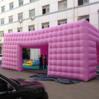 Tente géante gonflable rose en forme de cube pour événements avec éclairage intégré