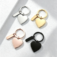 Ensemble de porte-clés Ywyougang en forme de cœur, 4 couleurs, porte-clés en métal avec étiquette rectangulaire, design concave à bord dentelé