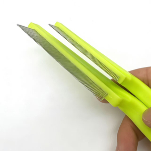 Peine Antipiojos de Uso Diario con Dientes de Acero Inoxidable y Mango de Plástico para Gatos y Perros - Elimina Piojos y Huevos de Piojo, Duradero y <span class=keywords><strong>Profesional</strong></span> - Product Image 4