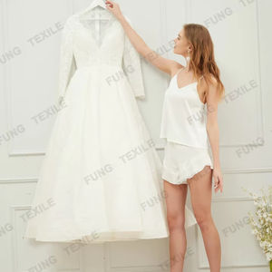 Fung 6016 Satin Cami Ensemble En Gros Femmes Vêtements De Nuit Personnalisé V-cou Rufflr Pyjamas Nouveau Design Usine <span class=keywords><strong>Moins</strong></span> <span class=keywords><strong>Cher</strong></span> Prix - Product Image 1