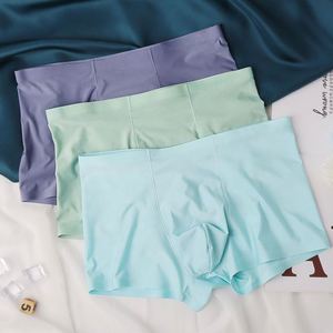 Caleçon Boxer Homme en Soie Glacée Tricotée Sans Traces, Taille Mi-Haute, Respirant, Sans Coutures, Été, Style Business et Maison, Vente en Gros Usine - Product Image 3