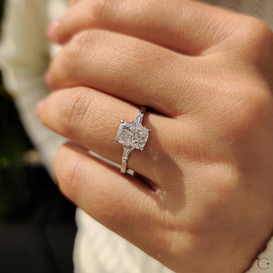 Bague en diamant de laboratoire exquis, coupe de précision, style moderne, parfaite pour les cadeaux de bijoux personnalisés, design élégant en provenance d'Inde - Product Image 2