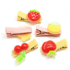 Nouveau Style De Fruits En Résine Épingles à <span class=keywords><strong>Cheveux</strong></span> Barrettes De <span class=keywords><strong>Cheveux</strong></span> En Plastique Bébé Pinces À <span class=keywords><strong>Cheveux</strong></span> <span class=keywords><strong>pour</strong></span> Enfants Ananas Fraise <span class=keywords><strong>Banane</strong></span> Cerise - Product Image 4