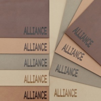 Tissu en cuir PU premium souple hermochromique à changement de couleur avec logo estampé à chaud pour patchs d'étiquettes de marque personnalisés