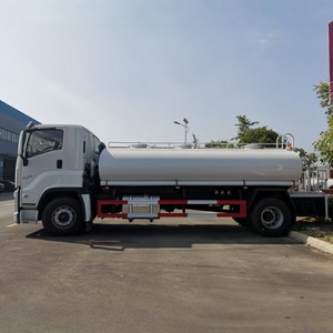 Camion-citerne ISUZU Giga 4x2 de 12 000 L pour le transport d'eau potable, en promotion - Product Image 4