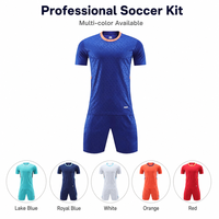 Maillot de football court personnalisé Kata imprimé par transfert thermique, en polyester respirant et à séchage rapide, avec logo, numéro et pour entraînement d'équipe
