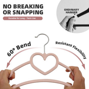 Бархатные вешалки для одежды в форме бабочки - Product Image 4