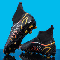 Chaussures de football à crampons longs avec semelle extérieure en TPU et empeigne en mesh