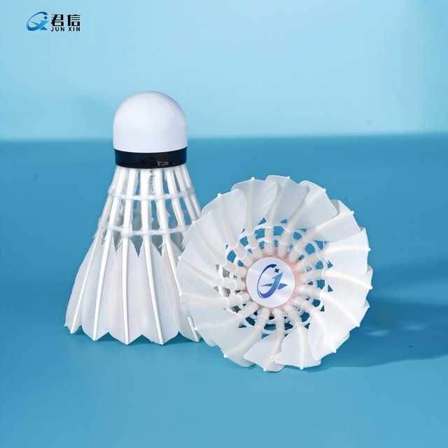 High Quality Professional Level Badminton Goose Feather Shuttlecock for Training Custom Accepted