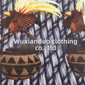 Vêtements de style ethnique des îles du Pacifique Sud (Samoa, Tonga, Samoa des Salomon) en tissu brocart lourd à motifs abstraits et géométriques - Product Image 3