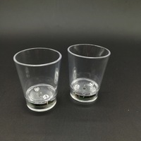 Verre à liqueur LED 2OZ en gros-PS plastique CE/ROHS/BPA Option de logo personnalisé gratuit pour une utilisation en fête