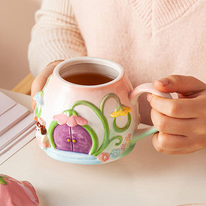 Taza de Cerámica para Café o Té, Estilo Cuento de Hadas, Pintada a Mano y con Relieve, con Tapa - Product Image 3