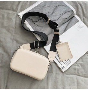 Nouveau Sac Bandoulière Croisé en PU Tendance 2025 pour Hommes et Femmes, Petit Sac Carré Décontracté avec Fermeture Éclair, Suivant la Dernière Mode - Product Image 2