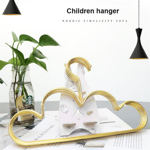 <span class=keywords><strong>Cintre</strong></span> en métal forme de <span class=keywords><strong>nuage</strong></span> pour bébé enfants ensemble de vêtements pour enfants peu encombrant organisateur de placard écharpe Hijab <span class=keywords><strong>cintre</strong></span> - Product Image 2