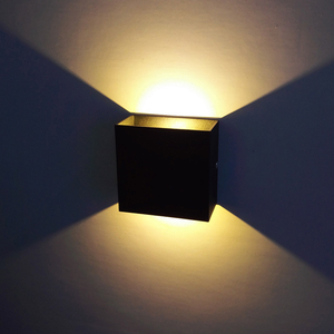 Lampada <span class=keywords><strong>da</strong></span> <span class=keywords><strong>parete</strong></span> verticale moderna semplice <span class=keywords><strong>Applique</strong></span> buon prezzo immagine di vendita calda COB decorazione d'interni <span class=keywords><strong>design</strong></span> <span class=keywords><strong>parete</strong></span> 3D sensazione forte - Product Image 4