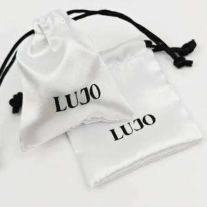 Bolsa de Joyería de Tela de Satén de Seda de Alta Calidad, Marca INFFY, Modelo POUCH01, con Cordón, Logotipo Personalizado, Reciclable, para Extensiones de Cabello - Product Image 2