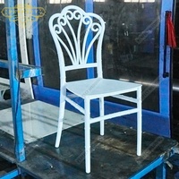 Chaises en plastique de partie arrière de paon blanc pour la vente en gros de chaise de mariage d'OEM d'ODM d'événement