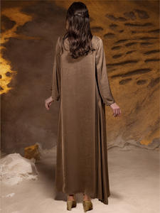 Abaya Dua Potong Berhias Manik-Manik dengan Kerah V, Pakaian Islami yang Sopan untuk Acara Perayaan di Saudi dan Dubai - Product Image 4