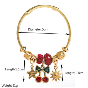 <span class=keywords><strong>Bracelet</strong></span> <span class=keywords><strong>de</strong></span> <span class=keywords><strong>charme</strong></span> tendance plaqué or 18 carats en acier inoxydable étanche <span class=keywords><strong>Bracelet</strong></span> à breloques cerise pour femmes - Product Image 2