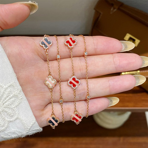 Elegante y Versátil Brazalete de Doble Capa con Micro Pavé de Circones y Trébol de Cuatro Hojas, Joyería de Mano de Lujo Ligero y Alta Gama para <span class=keywords><strong>Mujer</strong></span> - Product Image 1