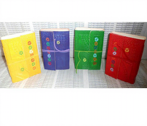 Diario Artesanal de Cuero Genuino con Tapa Dura, Diario Enriquecido para Escritura Diaria y Dibujo - Product Image 1